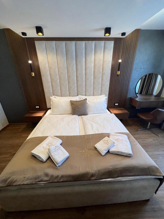 Hotel Palace San Valentino Umag Buitenkant foto
