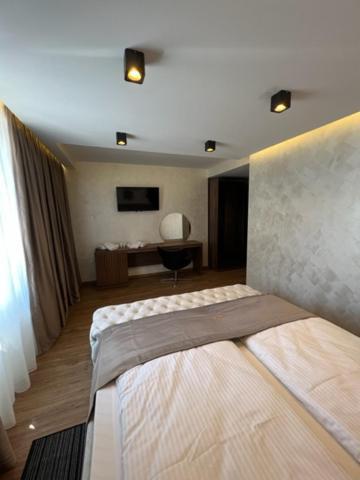 Hotel Palace San Valentino Umag Buitenkant foto