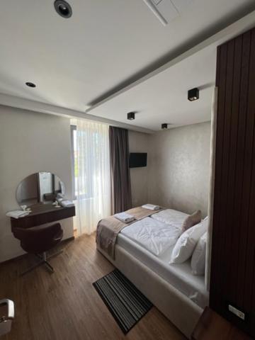 Hotel Palace San Valentino Umag Buitenkant foto